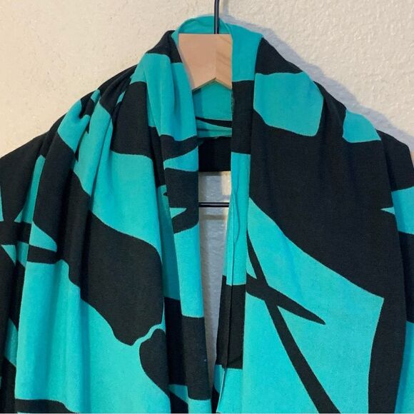 CASUAL MOVEMENTS Vintage Shawl Wrap Sarong Women’s Teal Black Hibiscus Floral. - Picture 2 of 6